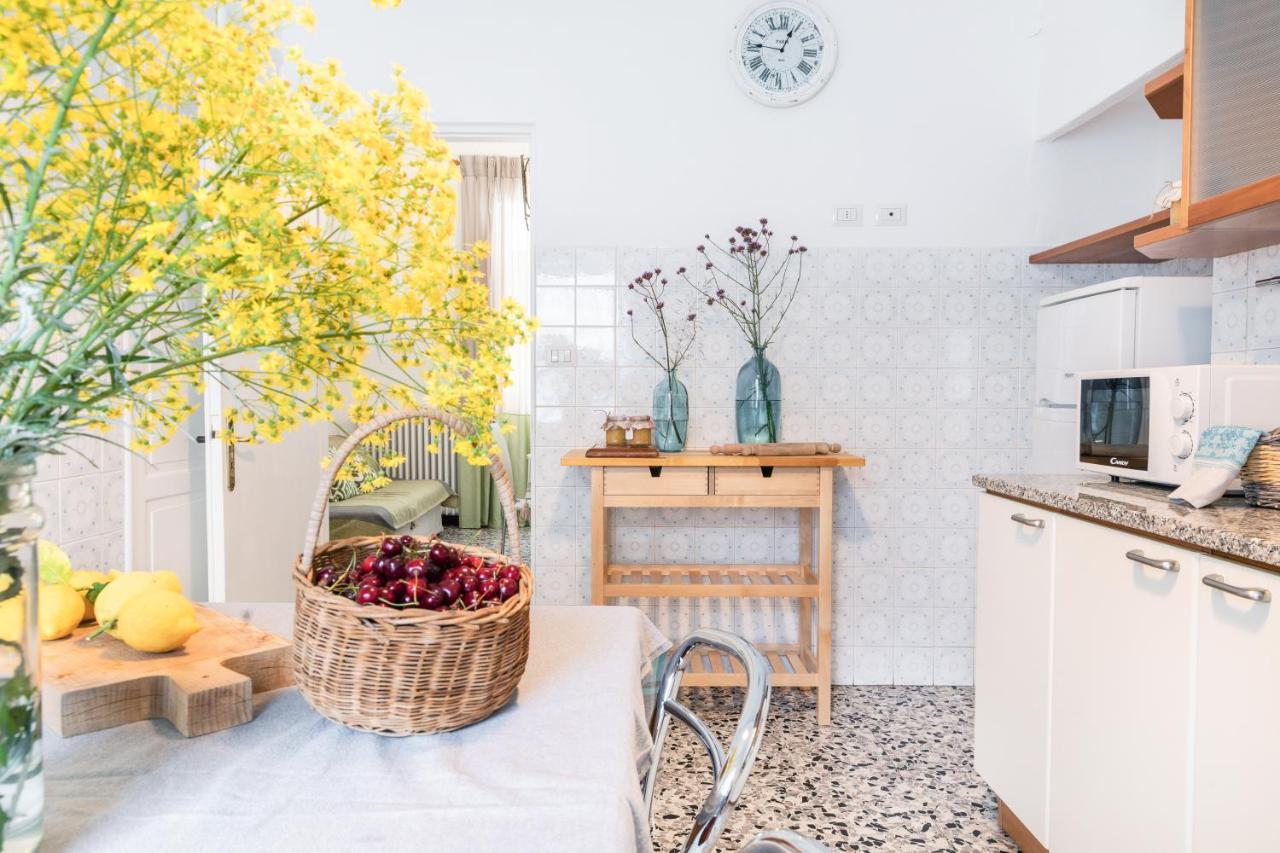 Marina Apartment San Bartolomeo Al Mare Exterior photo
